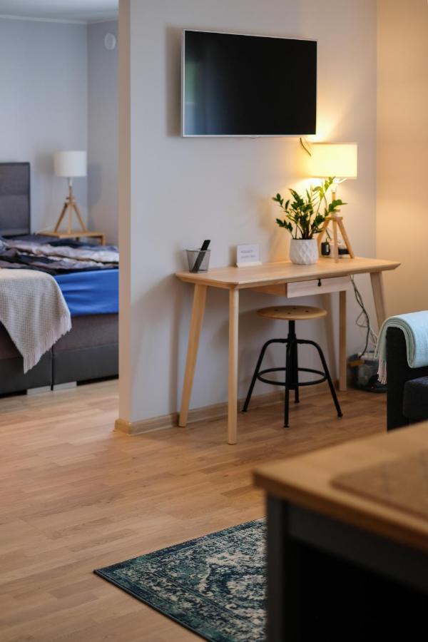 Ohtu Poik 2 City Center Basement Apartment Pärnu Exteriör bild