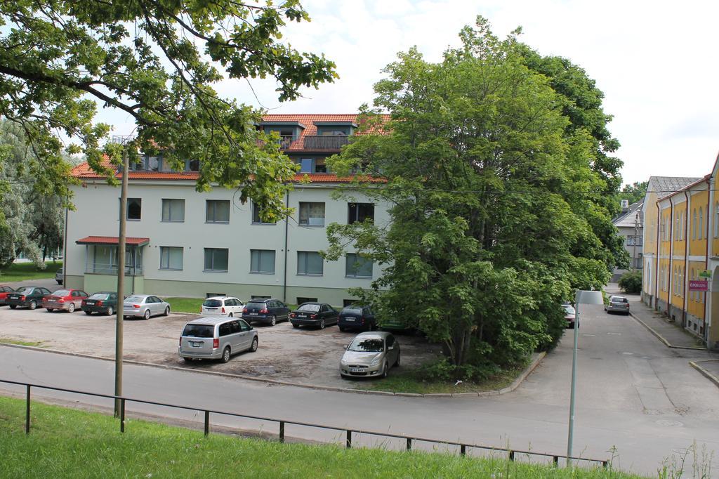 Ohtu Poik 2 City Center Basement Apartment Pärnu Rum bild