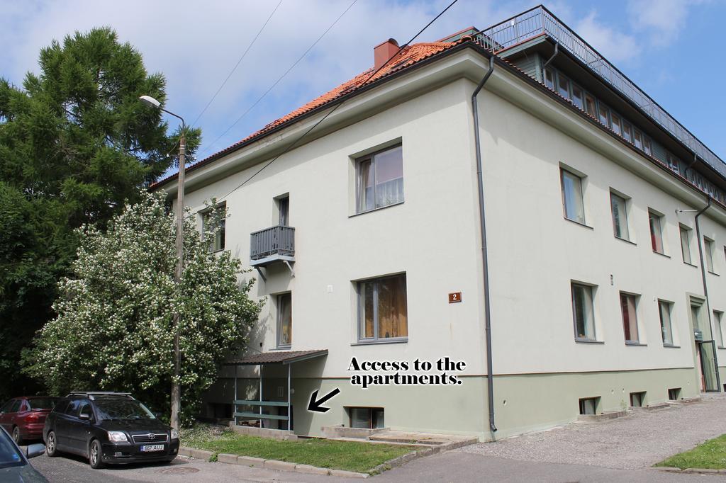 Ohtu Poik 2 City Center Basement Apartment Pärnu Exteriör bild